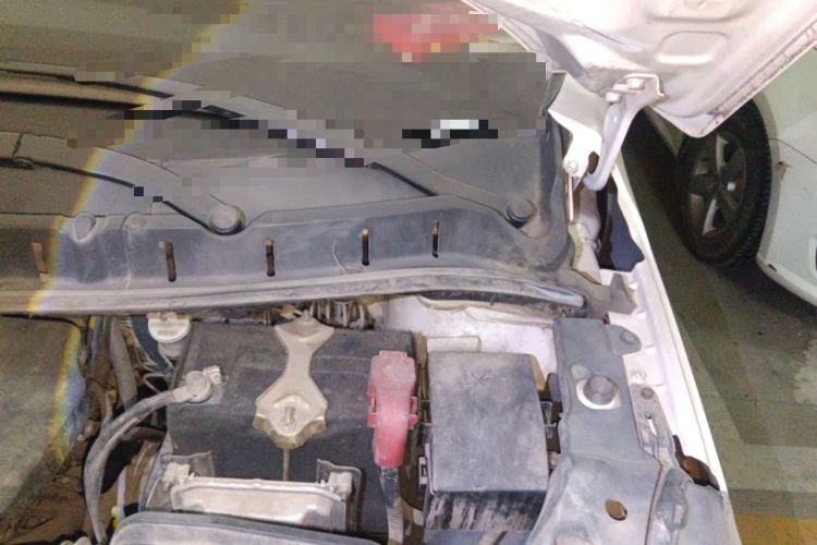 Used FORTHING Joyear X5 2016 1.6L CVT Luxury Model Engine Bay Left