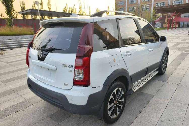 Used FORTHING Joyear X5 2016 1.6L Manual Luxury Edition Exterior 3