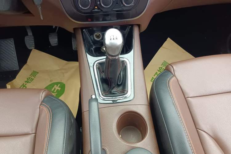 Used FORTHING Joyear X5 2016 1.6L Manual Luxury Edition Gear Lever