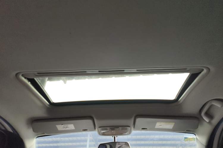 Used FORTHING Joyear X5 2016 1.6L CVT Luxury Model Headliner
