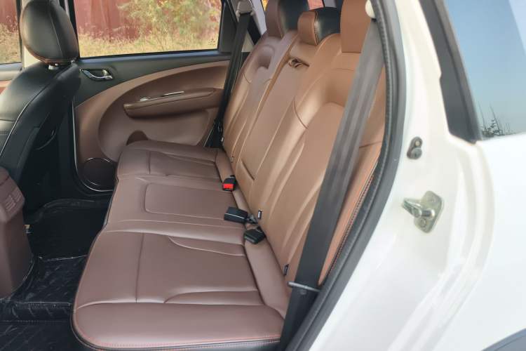 Used FORTHING Joyear X5 2016 1.6L Manual Luxury Edition Interior 1