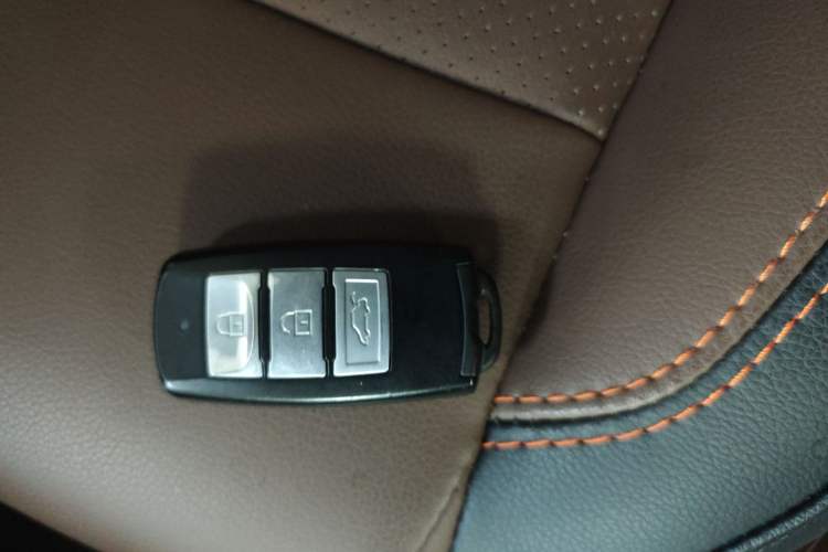 Used FORTHING Joyear X5 2016 1.6L CVT Deluxe Model Interior 1