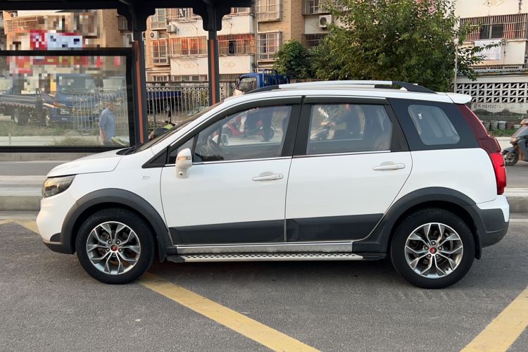 Used FORTHING Joyear X5 2016 1.6L Manual Luxury Edition Left Side