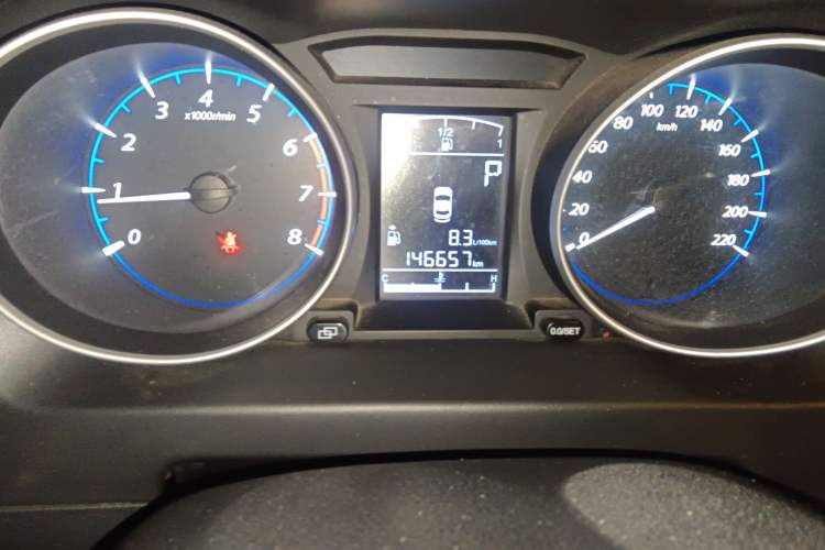 Used FORTHING Joyear X5 2016 1.6L CVT Luxury Model Odometer Close Up