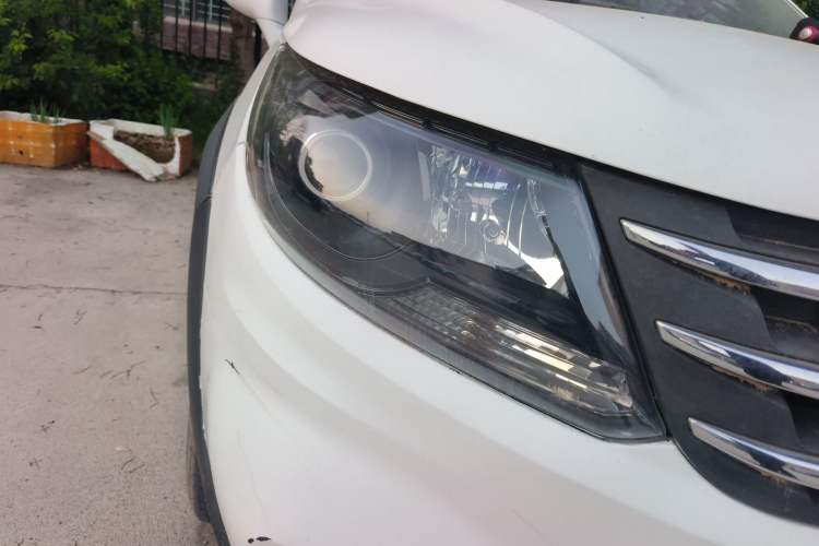 Used FORTHING Joyear X5 2016 1.6L Manual Luxury Model Right Front Headlight