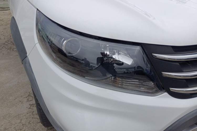 Used FORTHING Joyear X5 2016 1.6L Manual Luxury Edition Right Front Headlight