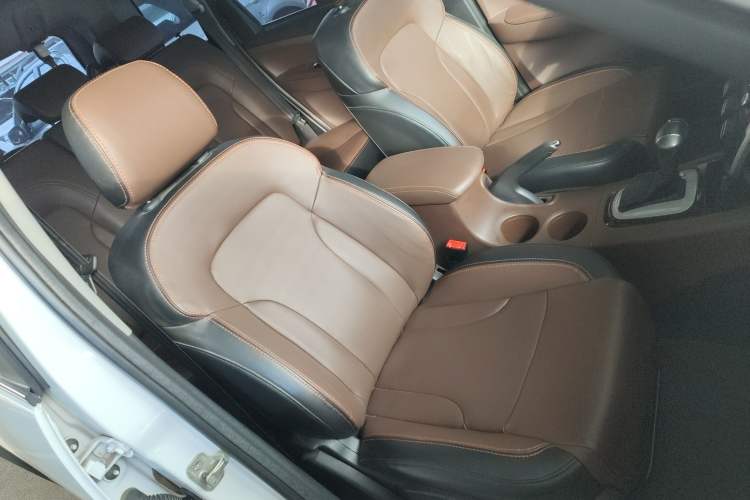 Used FORTHING Joyear X5 2016 1.6L CVT Luxury Model Right Front Seat