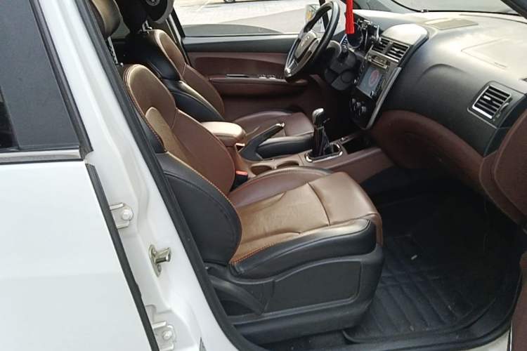 Used FORTHING Joyear X5 2016 1.6L Manual Luxury Model Right Front Seat