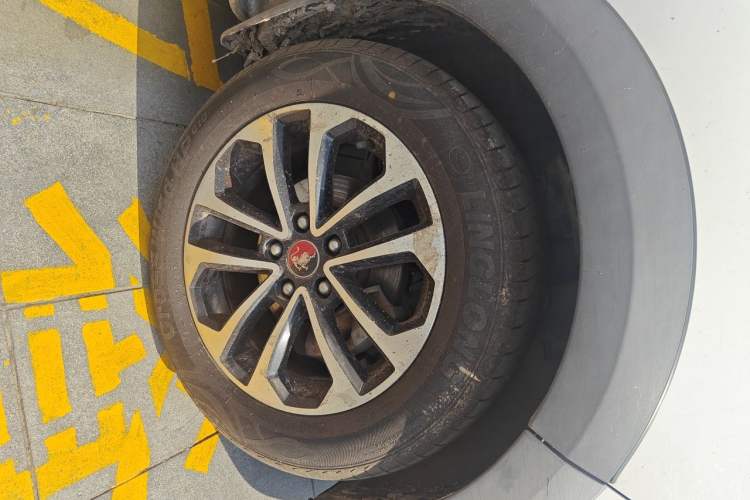Used FORTHING Joyear X5 2016 1.6L Manual Luxury Model Right Front Wheel Hub