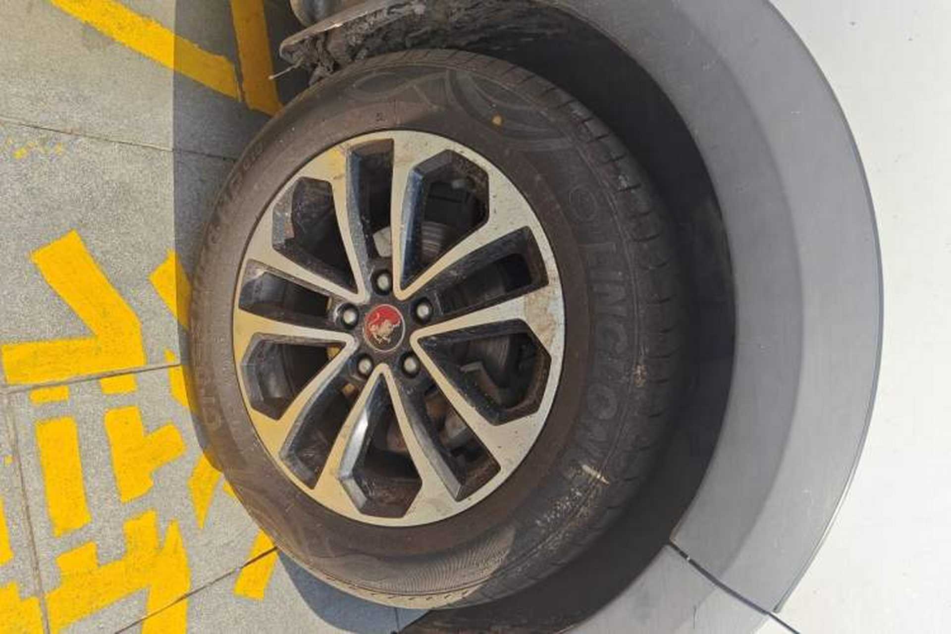 Used FORTHING Joyear X5 2016 1.6L Manual Luxury Model Right Front Wheel Hub