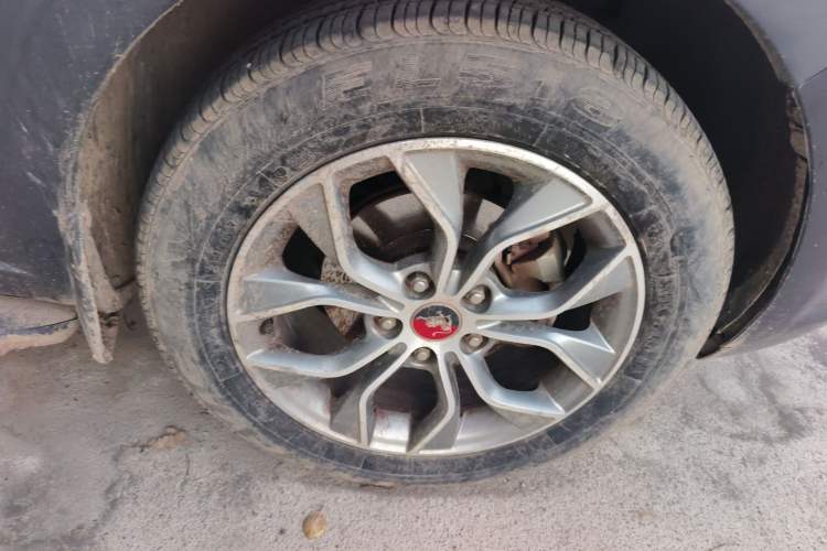 Used FORTHING Joyear X5 2016 1.6L Manual Luxury Model Right Front Wheel Hub