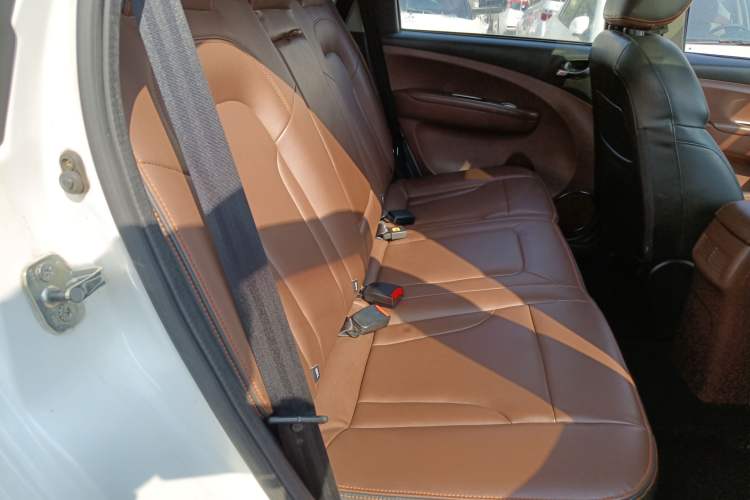 Used FORTHING Joyear X5 2016 1.6L Manual Luxury Edition Right Rear Seat