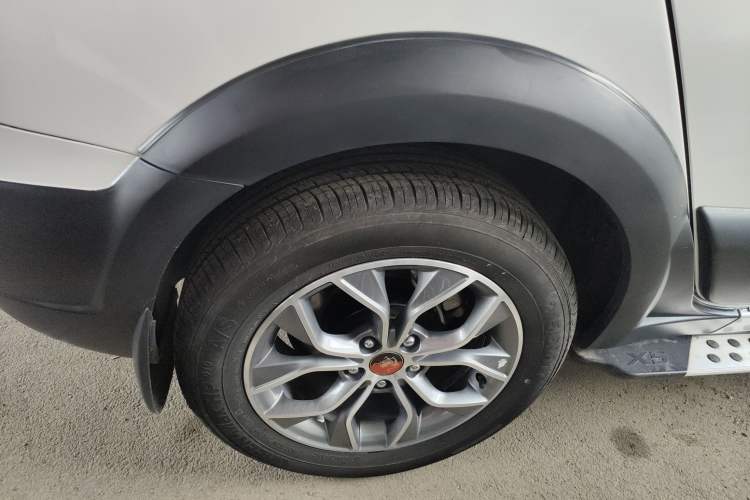 Used FORTHING Joyear X5 2016 1.6L CVT Luxury Model Right Rear Wheel Hub