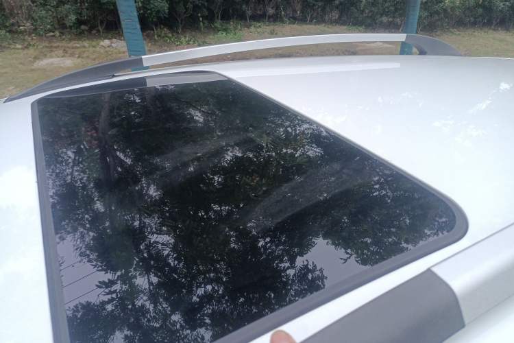 Used FORTHING Joyear X5 2016 1.6L Manual Luxury Model Roof