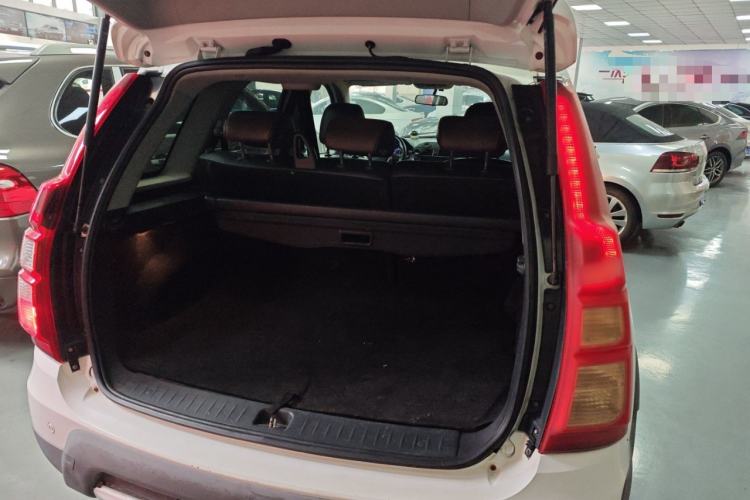 Used FORTHING Joyear X5 2016 1.6L CVT Deluxe Model Trunk