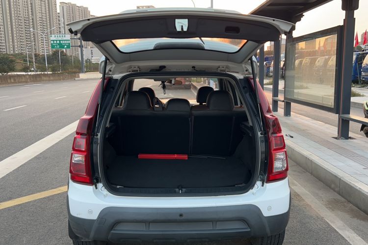 Used FORTHING Joyear X5 2016 1.6L Manual Luxury Edition Trunk