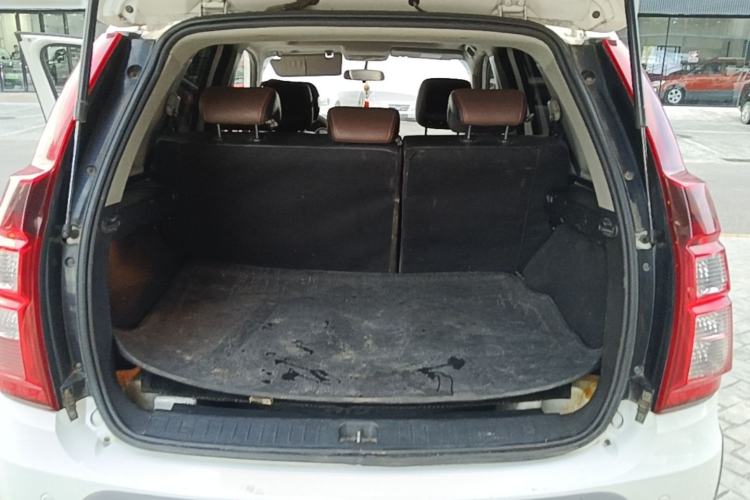 Used FORTHING Joyear X5 2016 1.6L Manual Luxury Model Trunk