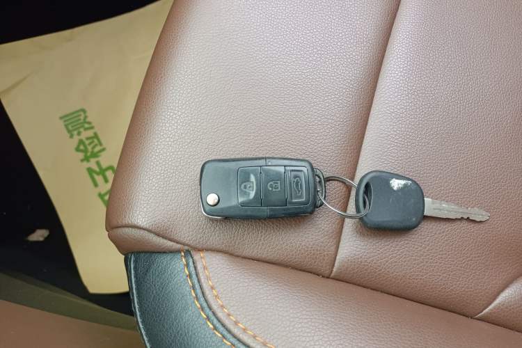Used FORTHING Joyear X5 2016 1.6L Manual Luxury Edition Vehicle Key