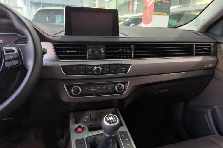 Used FORTHING Joyear X5 2017 Jingxiang Series 1.5T Manual Luxury Model Audio And AC Panel