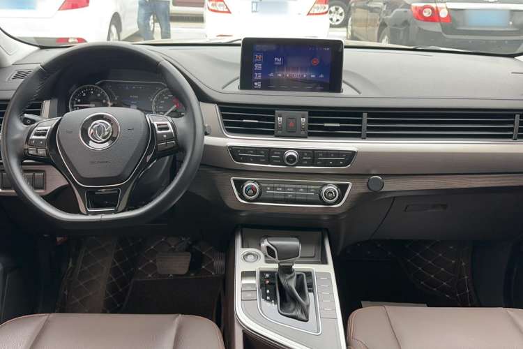 Used FORTHING Joyear X5 2017 Jingxiang Series 1.5T CVT Luxury Model Center Console
