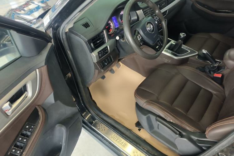 Used FORTHING Joyear X5 2017 Jingxiang Series 1.5T Manual Luxury Model Driver Seat