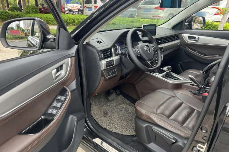 Used FORTHING Joyear X5 2017 1.6L CVT Luxury Model Driver Seat