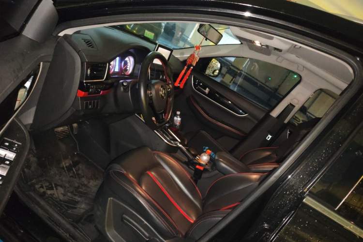 Used FORTHING Joyear X5 2017 Enjoy Series 1.6L CVT Luxury Model Driver Seat