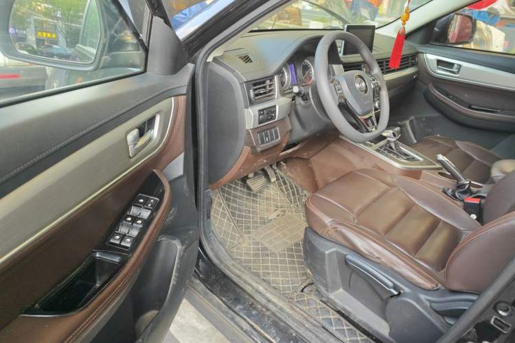 Used FORTHING Joyear X5 2017 1.6L CVT Luxury Model Driver Seat