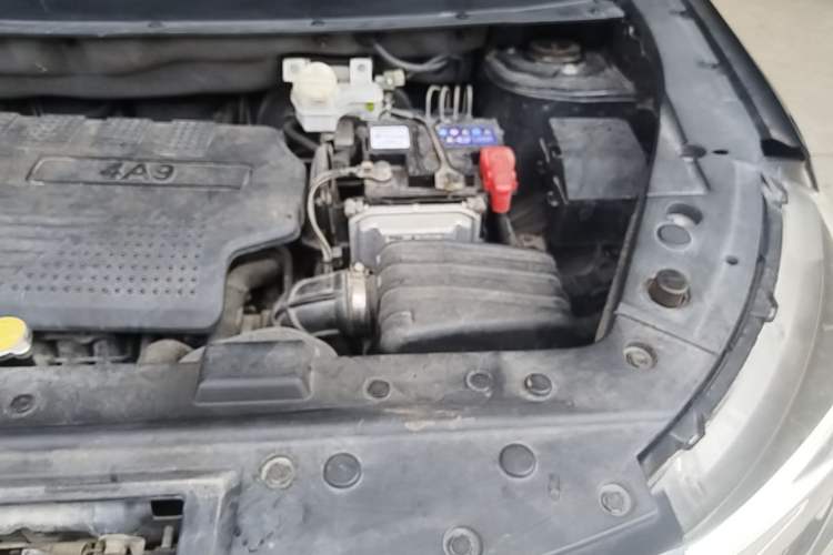 Used FORTHING Joyear X5 2017 1.6L CVT Luxury Model Engine Bay Left