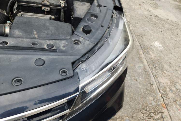 Used FORTHING Joyear X5 2017 Jingxiang Series 1.5T CVT Luxury Model Engine Bay Left