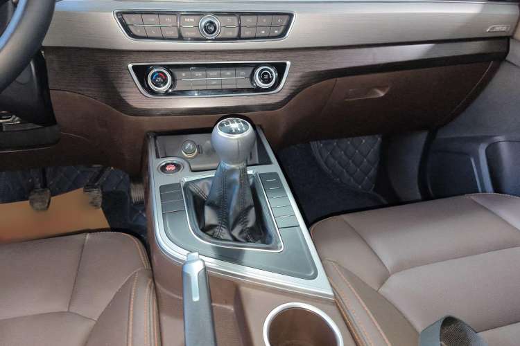 Used FORTHING Joyear X5 2017 Jingxiang Series 1.5T Manual Luxury Model Gear Lever