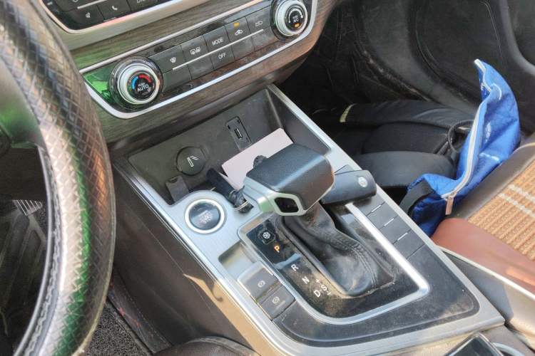Used FORTHING Joyear X5 2017 Jingxiang Series 1.5T CVT Luxury Model Gear Lever