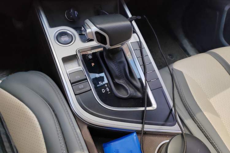 Used FORTHING Joyear X5 2017 Jingxiang Series 1.5T CVT Luxury Model Gear Lever