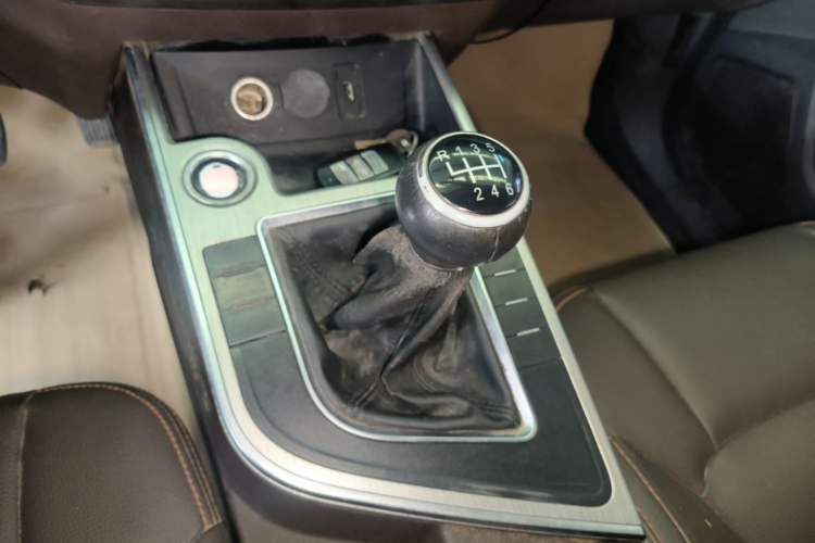 Used FORTHING Joyear X5 2017 Jingxiang Series 1.5T Manual Luxury Model Gear Lever