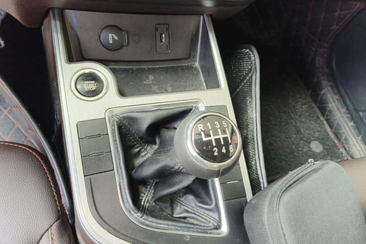 Used FORTHING Joyear X5 2017 Jingxiang Series 1.5T Manual Luxury Model Gear Lever