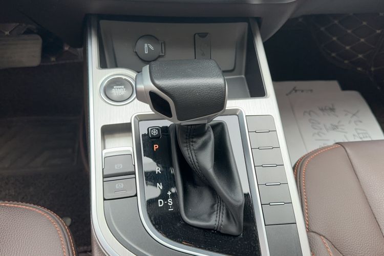 Used FORTHING Joyear X5 2017 Jingxiang Series 1.5T CVT Luxury Model Gear Lever