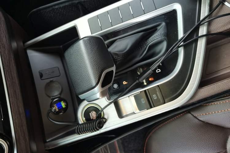 Used FORTHING Joyear X5 2017 Jingxiang Series 1.5T CVT Luxury Model Gear Lever