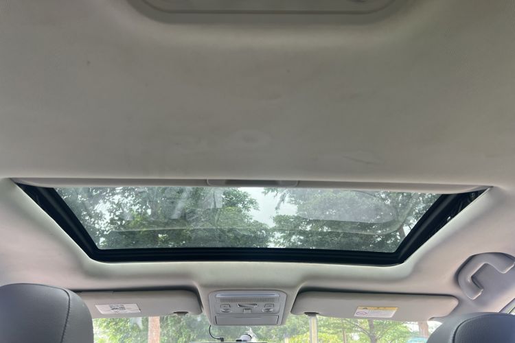 Used FORTHING Joyear X5 2017 1.6L CVT Luxury Model Headliner