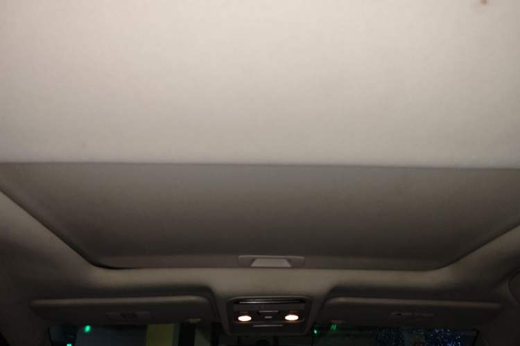 Used FORTHING Joyear X5 2017 Enjoy Series 1.6L CVT Luxury Model Headliner