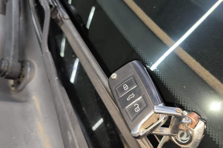 Used FORTHING Joyear X5 2017 Jingxiang Series 1.5T CVT Luxury Model Interior 1