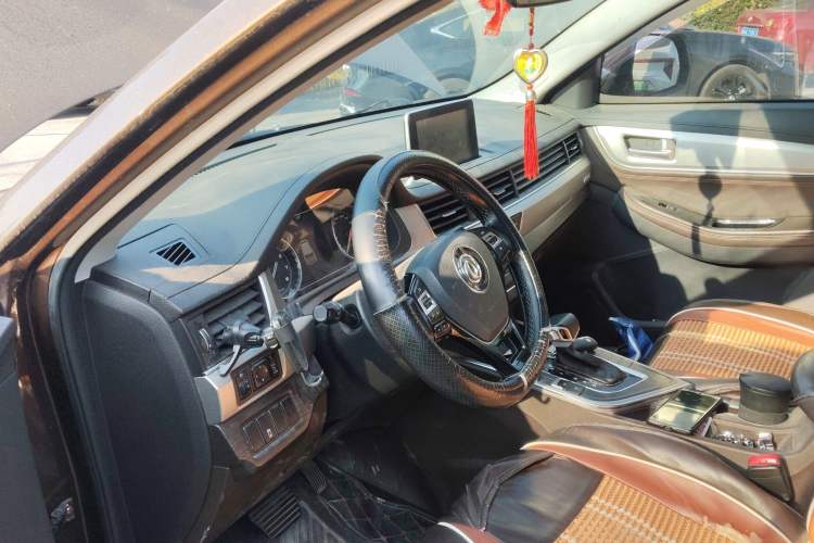 Used FORTHING Joyear X5 2017 Jingxiang Series 1.5T CVT Luxury Model Interior 2