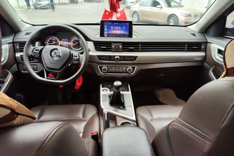 Used FORTHING Joyear X5 2017 Jingxiang Series 1.5T Manual Luxury Model Interior 3