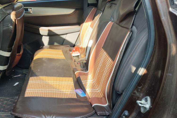 Used FORTHING Joyear X5 2017 Jingxiang Series 1.5T CVT Luxury Model Interior 4