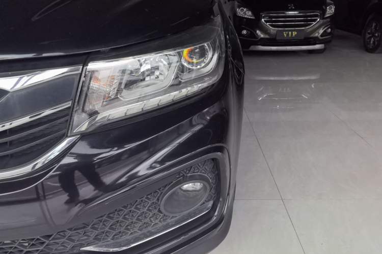 Used FORTHING Joyear X5 2017 Enjoy Series 1.6L CVT Luxury Model Left Front Headlight