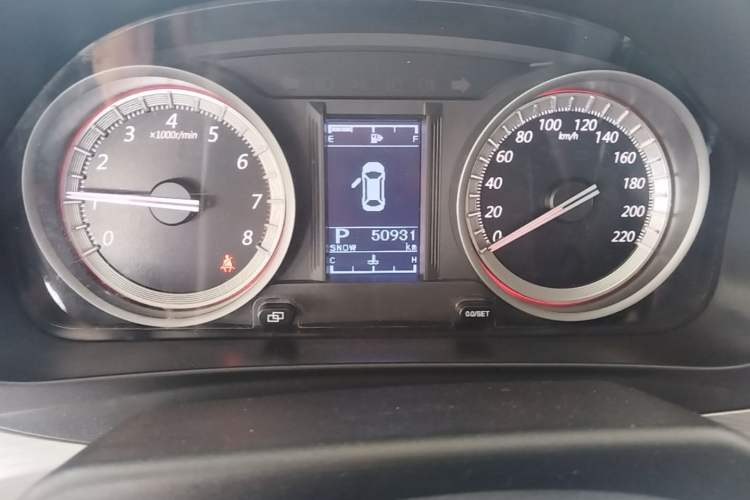 Used FORTHING Joyear X5 2017 1.6L CVT Luxury Model Odometer Close Up