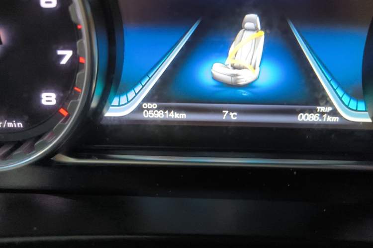 Used FORTHING Joyear X5 2017 Jingxiang Series 1.5T Manual Luxury Model Odometer Close Up