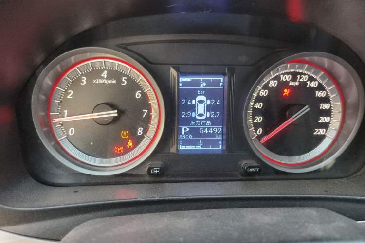 Used FORTHING Joyear X5 2017 Jingxiang Series 1.5T CVT Luxury Model Odometer Close Up