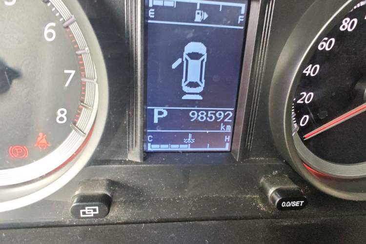 Used FORTHING Joyear X5 2017 1.6L CVT Luxury Model Odometer Close Up