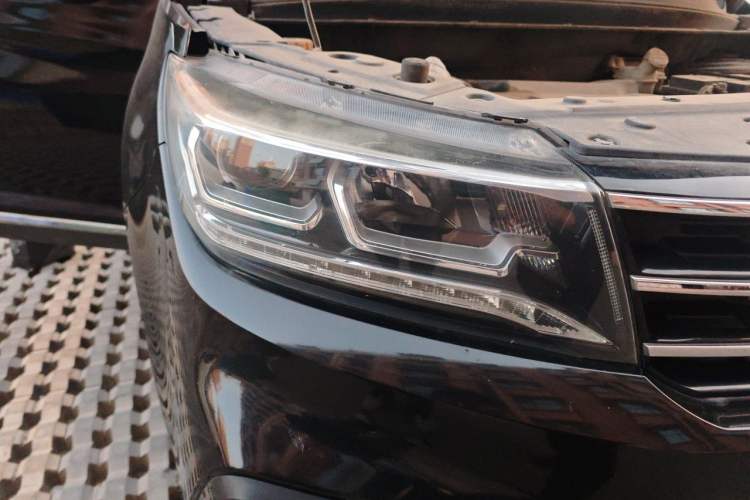 Used FORTHING Joyear X5 2017 2.0L Manual Luxury Version Right Front Headlight