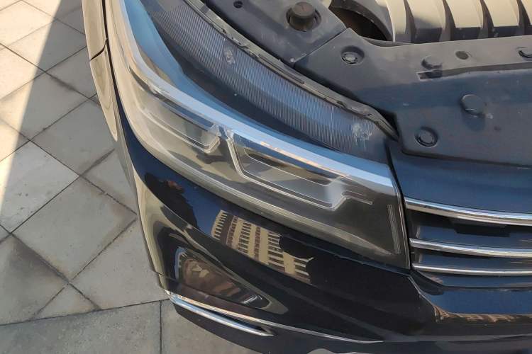 Used FORTHING Joyear X5 2017 Jingxiang Series 1.5T CVT Luxury Model Right Front Headlight